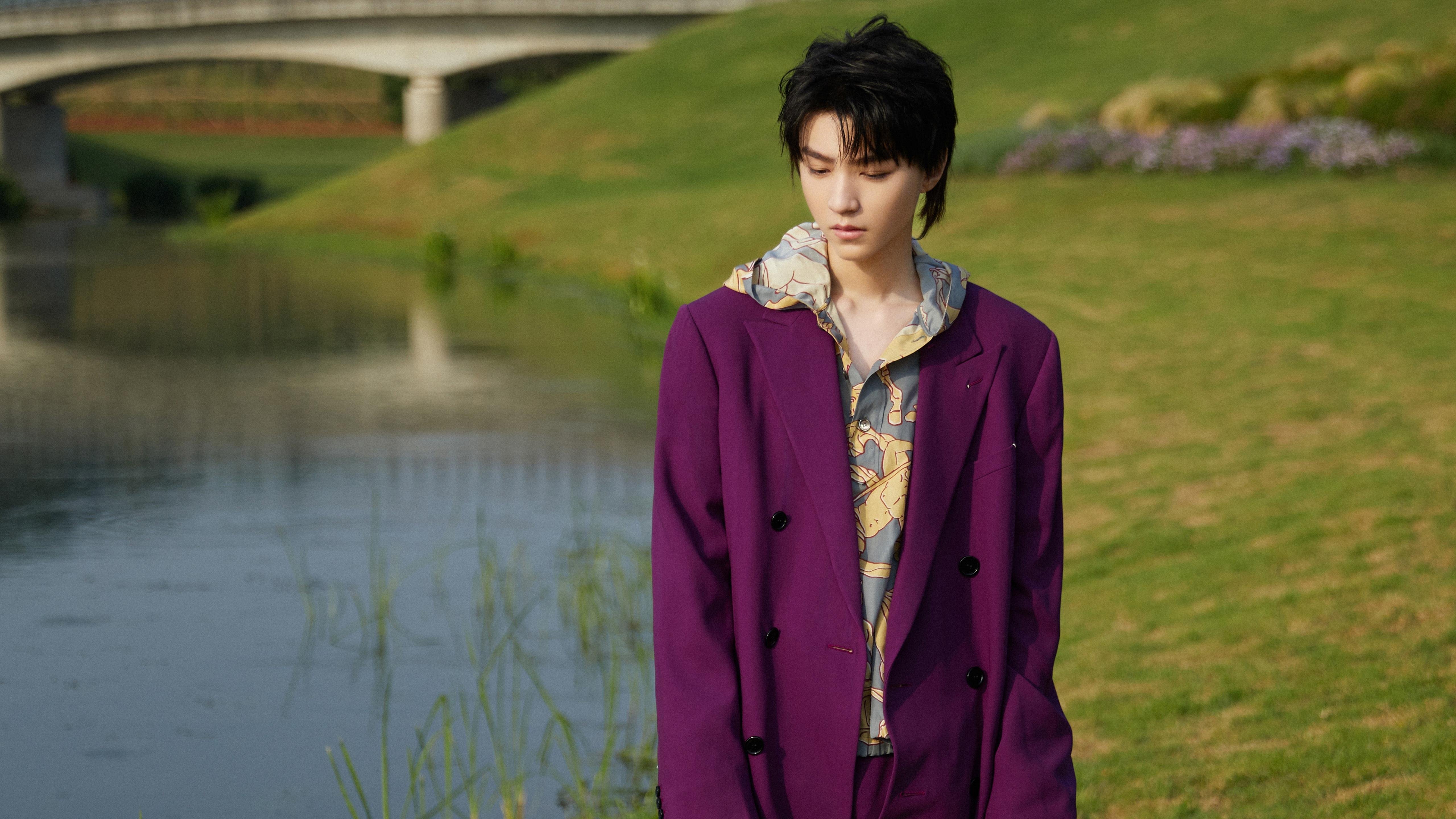 德甲激战:拜仁在补时阶段绝杀多特,榜首变化瞬间发生,德甲拜仁对多特