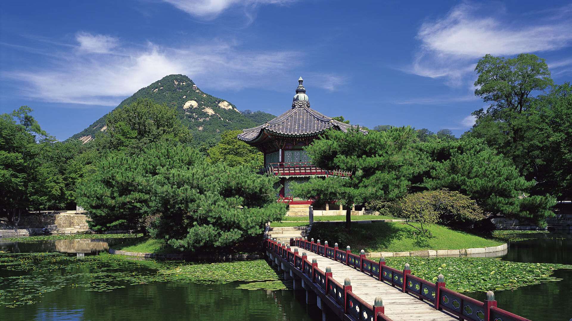 罗马客场爆冷负于都灵,主场连续不胜客场表现一般,罗马客场队服