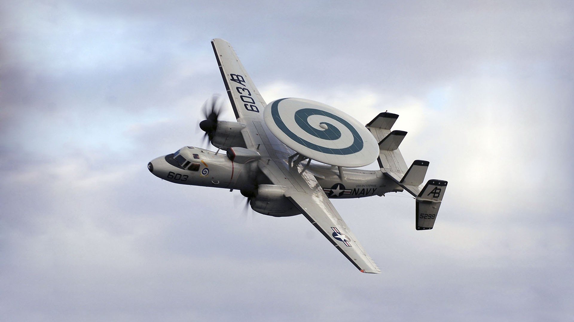 熊猫体育app-雷丁攻守兼备，皇家军团奋力抢分，雷丁变身正规军